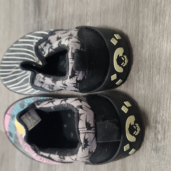 Disney Nightmare Before Christmas Canvas Time Burton Slip Ons Size 7 Mens - Picture 3 of 11